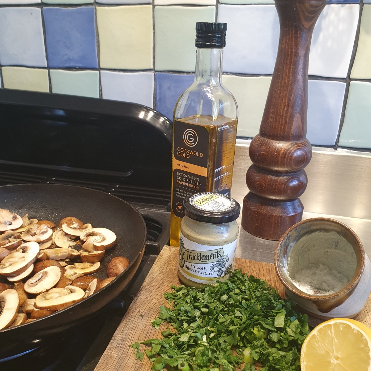 Kitchen shot Rapeseed Oil Kitchen shot Rapeseed Oil